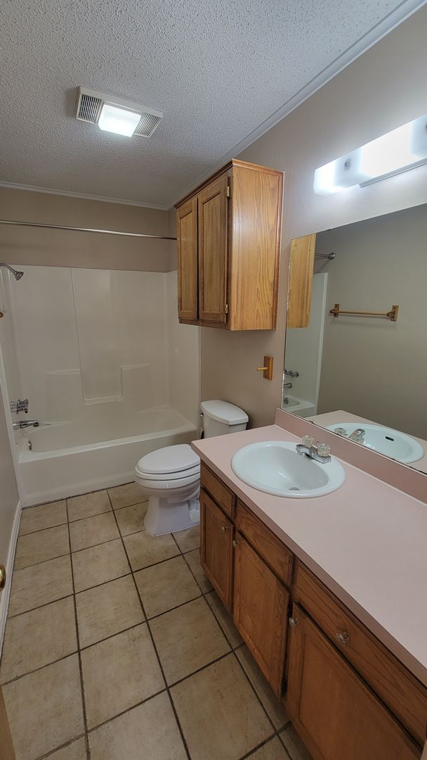 Building Photo - 1507 Lindsey Ln