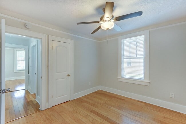 Building Photo - Four Bedroom - Two Bathroom - Single Famil...