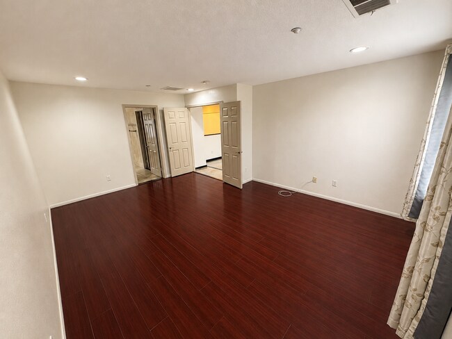 Building Photo - 621 Marbella Ct