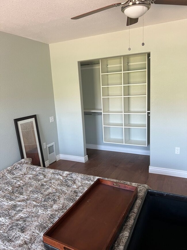 Building Photo - Fully Furnished Short Term Rental