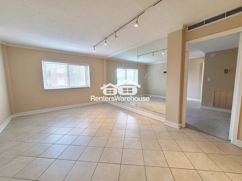Building Photo - 2285 Peachtree Rd