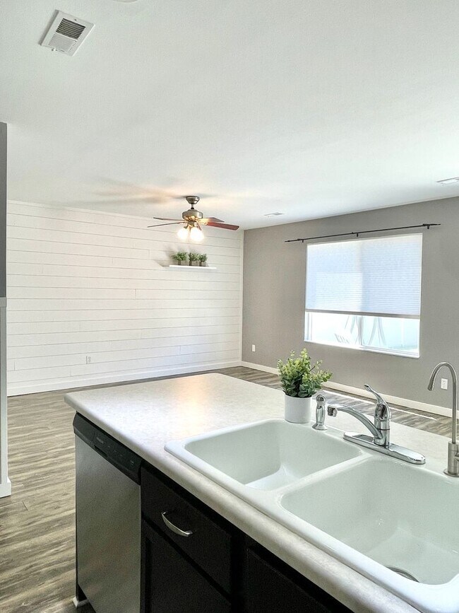 Building Photo - Spacious 3 Bed Home Near Hill AFB & I-15 – RV Parking + Fenced Yard