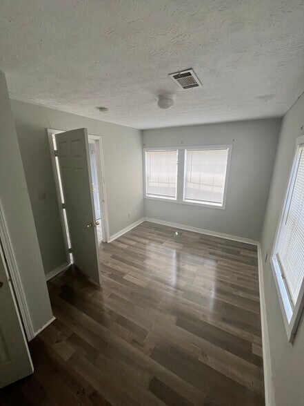 Building Photo - 3120 Lower Wetumpka Rd
