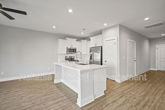 Building Photo - 14 Slater Dr