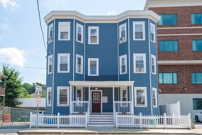 Building Photo - 35 Sagamore Ave