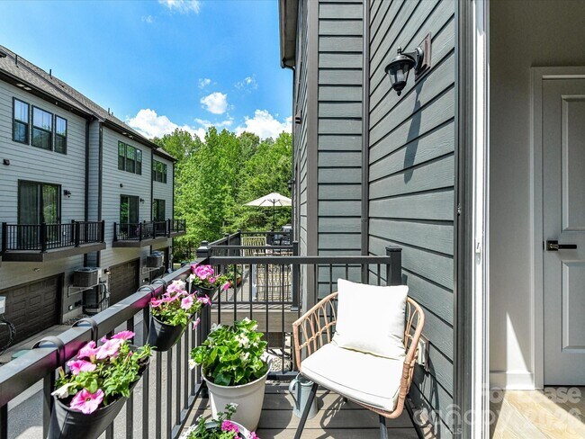 Building Photo - 408 Tristram Ln
