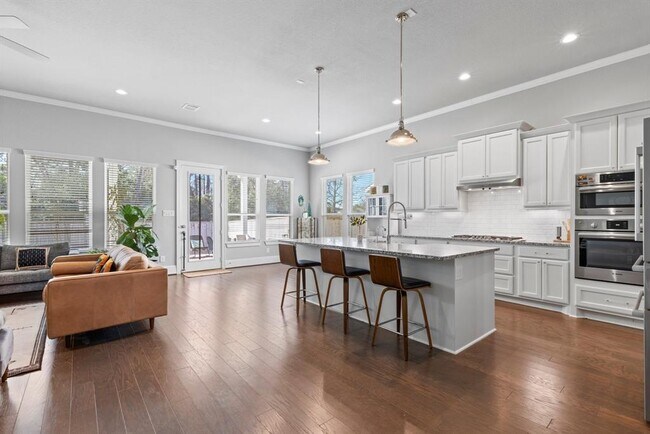 Building Photo - 2311 Pale Star Dr