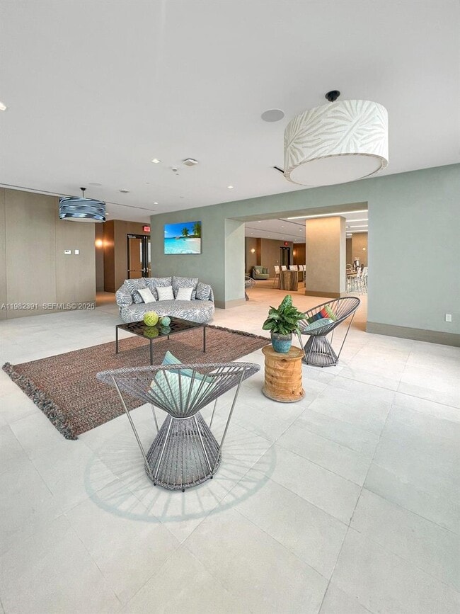 Building Photo - 700 NE 26th Terrace