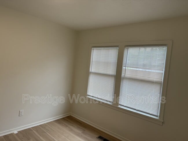 Building Photo - 679 Parkchester Dr