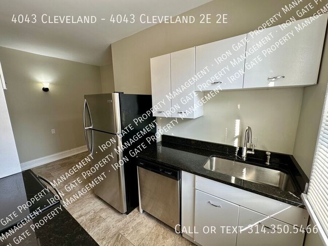 Building Photo - Charming 2 bedroom apartment located close...