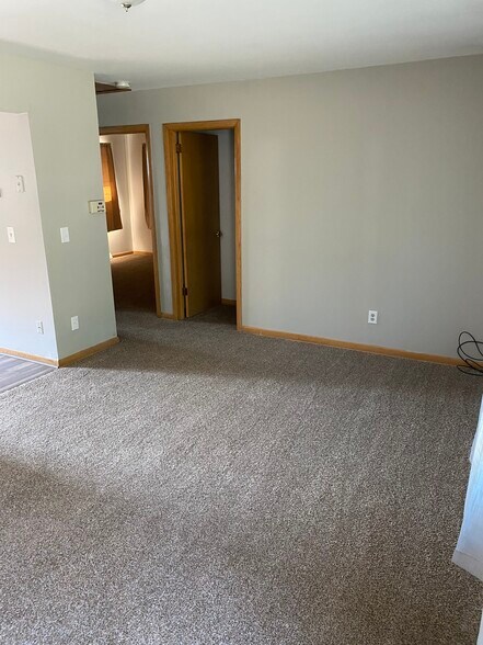 Building Photo - 326 Born Pl