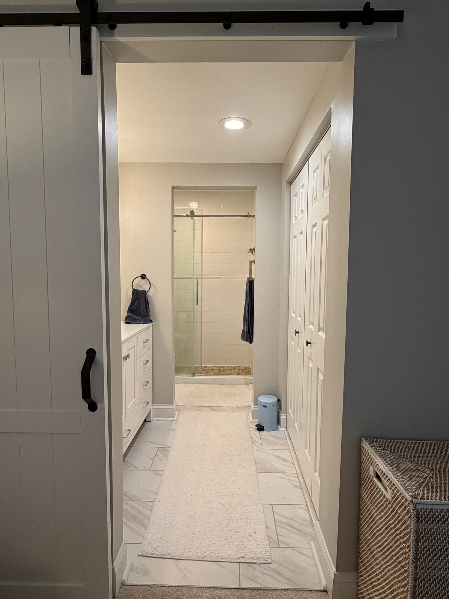 Building Photo - 7602 Lakeside Village Dr