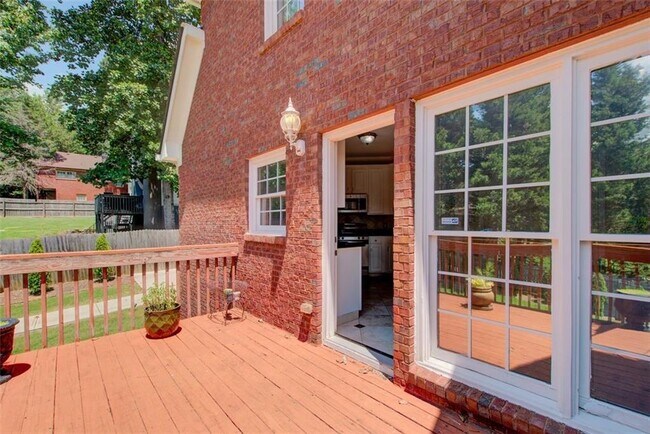 Building Photo - 3040 Stone Rd