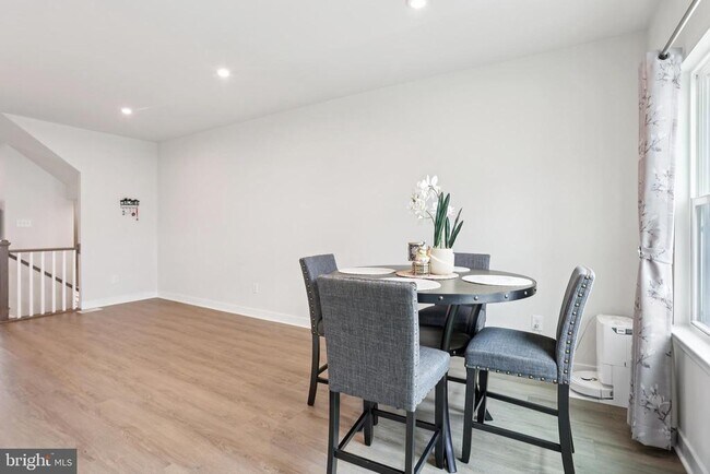 Building Photo - 47 Rosemary Wy