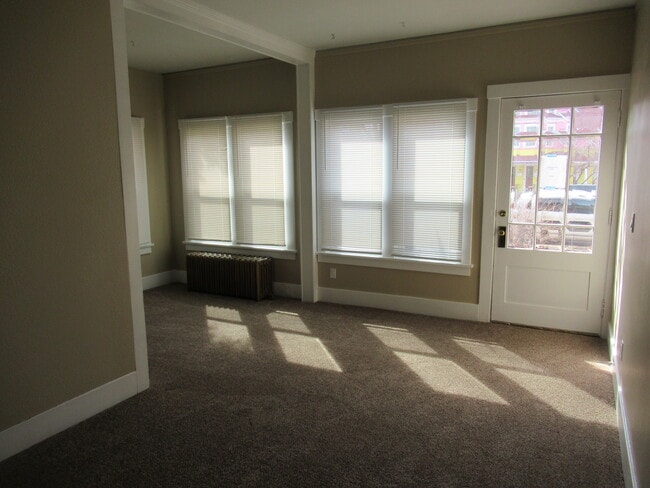 Building Photo - 1001 N Weber St