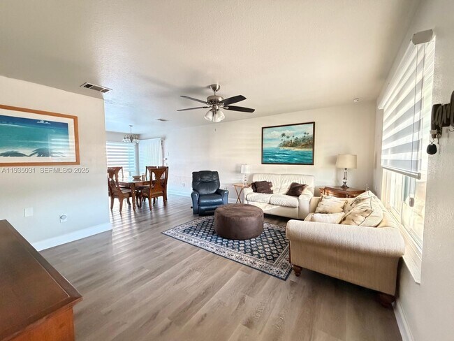 Building Photo - 5474 Kenwood Dr