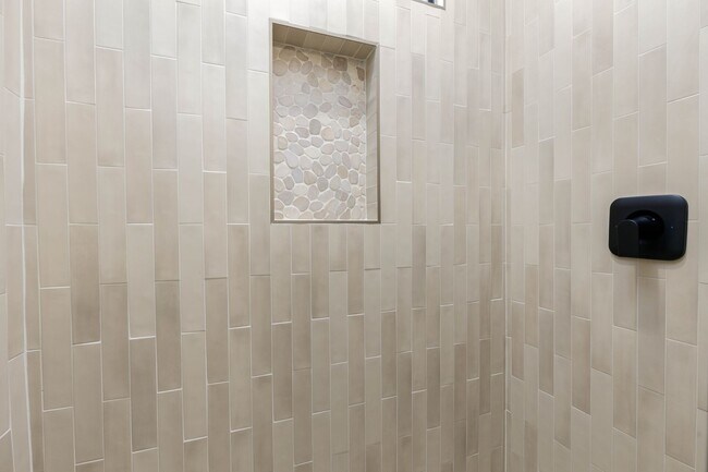 Building Photo - Brand New 6 Bed 4 Bath Rental with pool Near Sand Hollow!