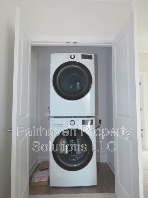 Building Photo - 1978 Mitchell Ave