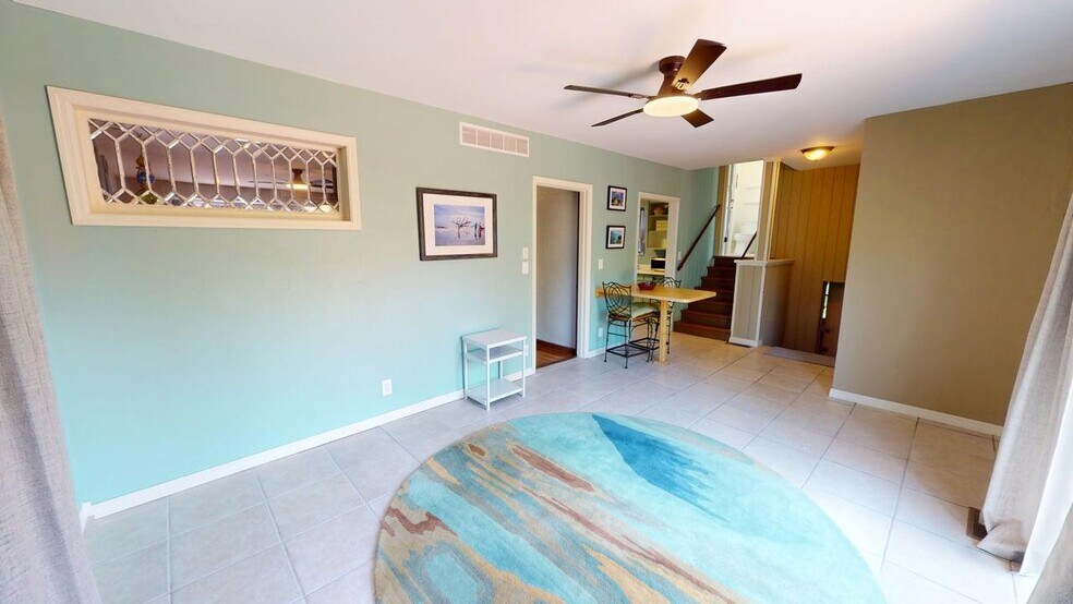 Building Photo - 425 Wisteria Rd