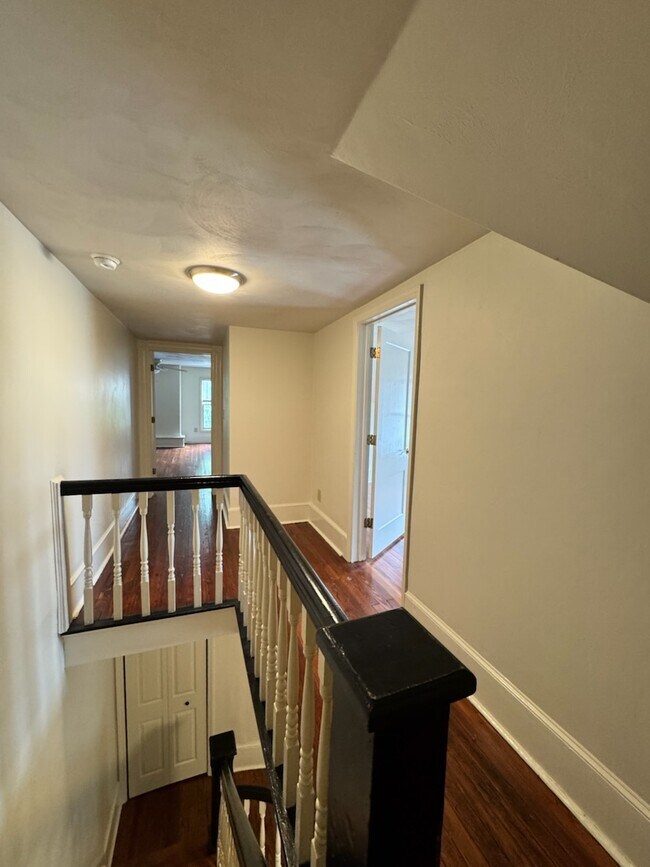 3rd floor hallway - 911 Campbell Ave SW