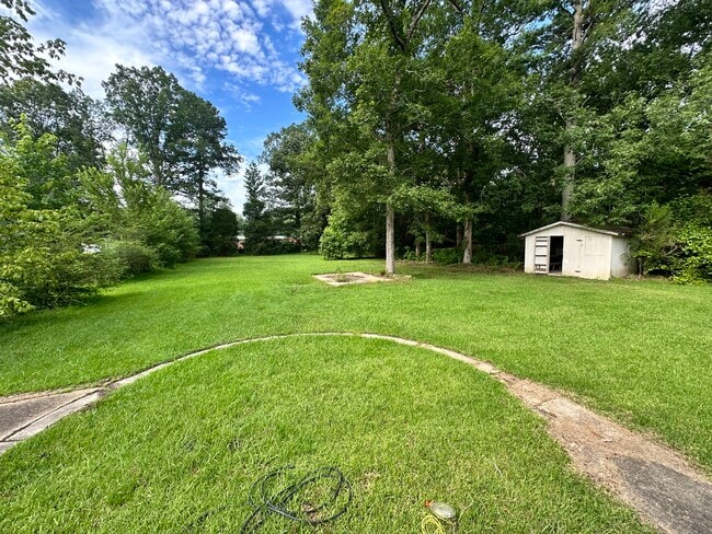 Building Photo - 1224 S Perkins Rd