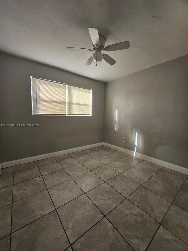 Building Photo - 701 N 70th Ave