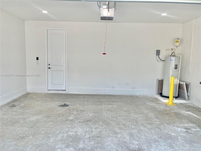 Building Photo - 17324 SW 41st St