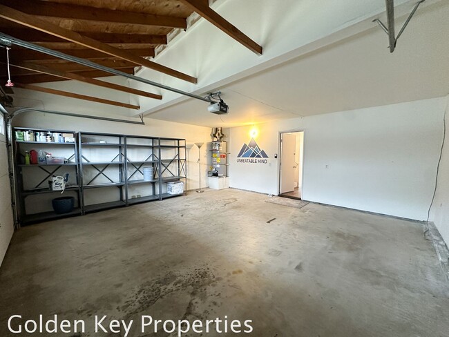 Building Photo - Remodeled Two-Bedroom Townhome in Encinita...