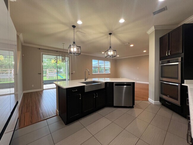 Building Photo - BEAUTIFUL 3-bedroom, 3-bathroom home in Gr...