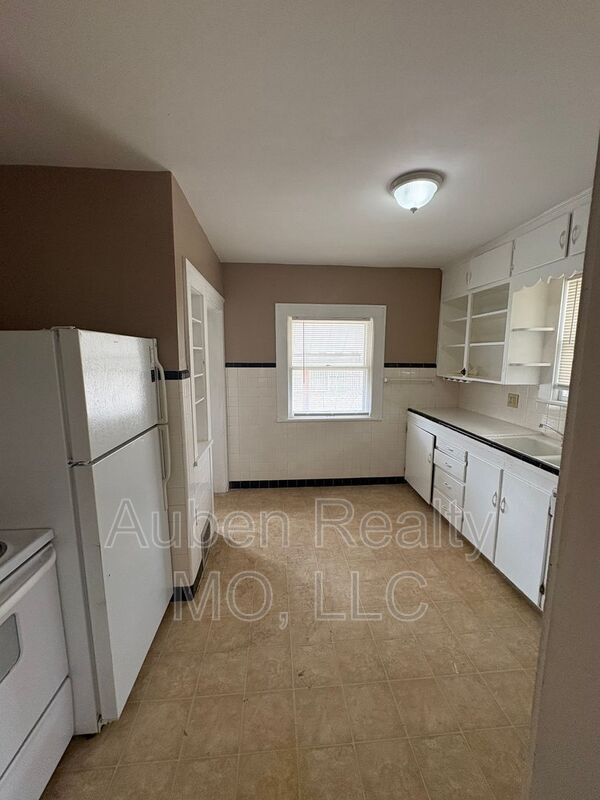 Building Photo - 5316 Harrison St