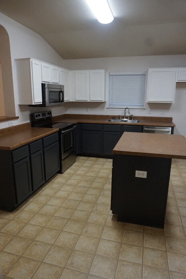 Kitchen - 9618 Mustang Mesa