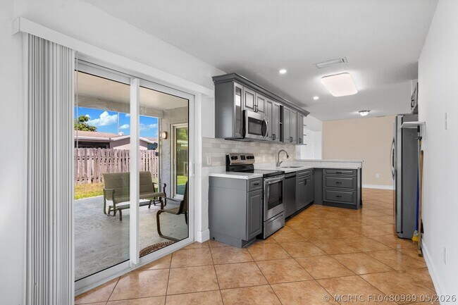 Building Photo - 11371 NW 40th Pl