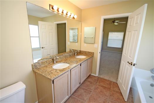 Building Photo - 1001 Black Willow Dr