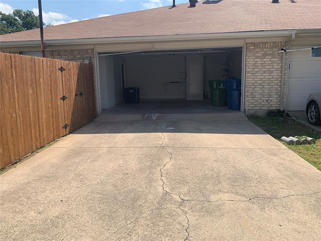 Building Photo - 1520 Parkside Dr