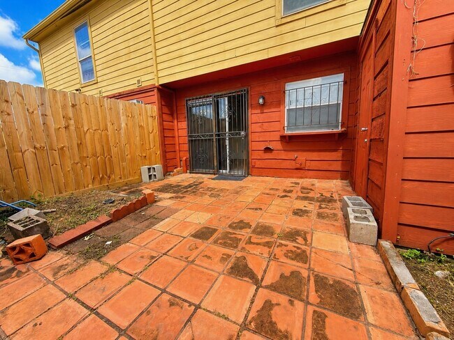 Building Photo - 11685 Alief Clodine Rd