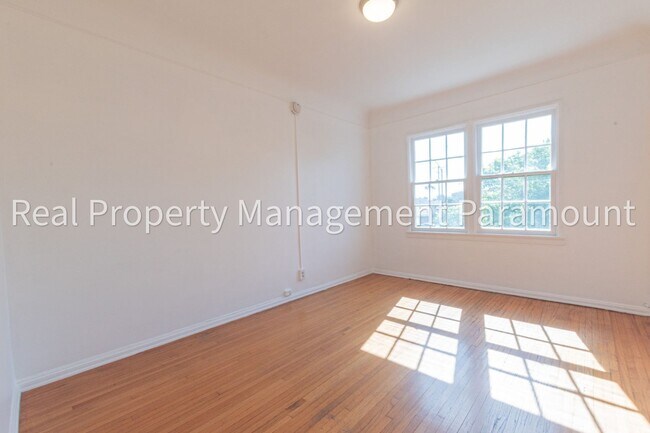 Building Photo - 5823 Saturn St