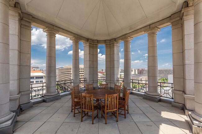 Roof Top Terrace - 601 Pennsylvania Ave NW