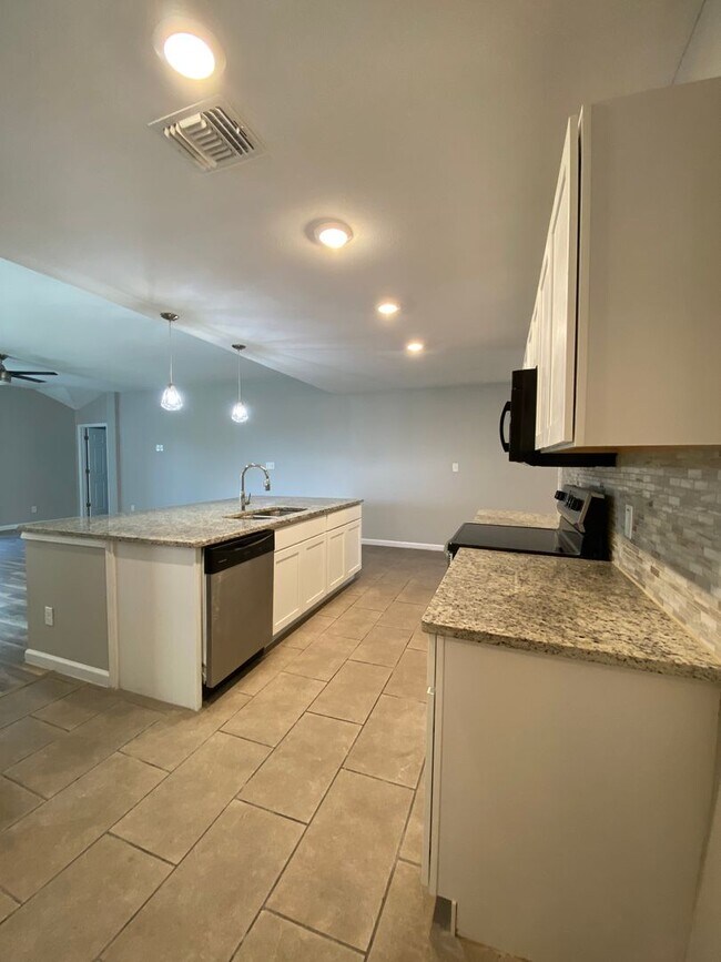 Building Photo - Meadow Brook