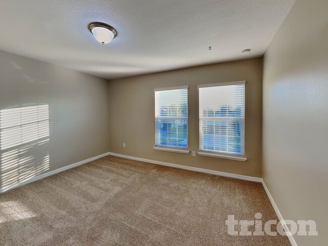 Building Photo - 5363 Suncatcher Dr