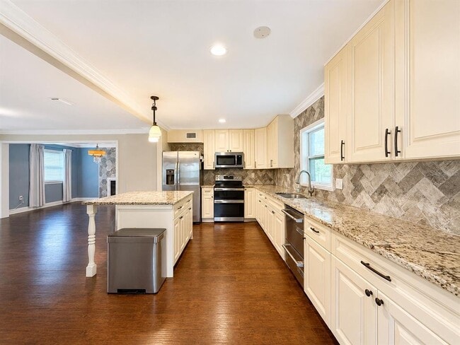 Building Photo - 3415 Grv St Cir