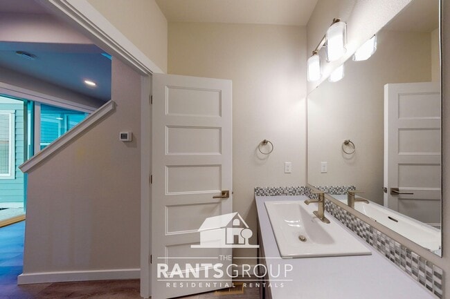 Building Photo - Built in 2023! Easy freeway access from Tumwater!