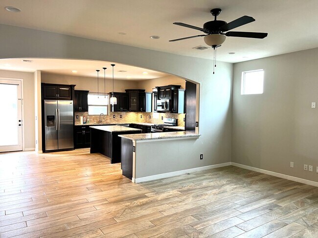 Building Photo - Beautiful East side House