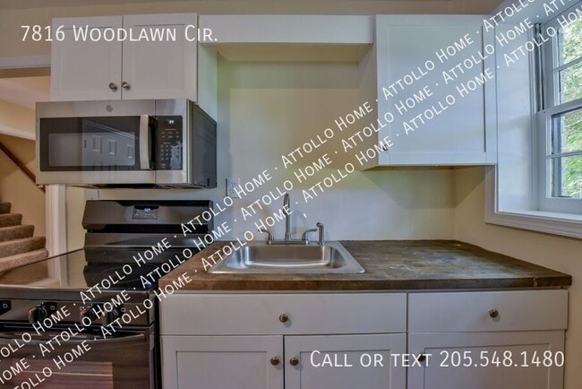 Building Photo - 7816 Woodlawn Cir