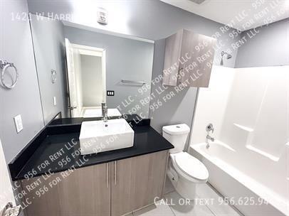 Building Photo - 1421 W Harrison Ave