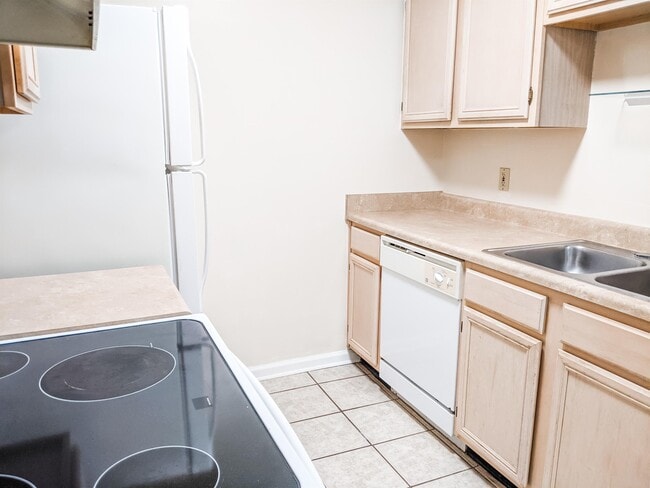 Building Photo - 104 S Whetherbine Way