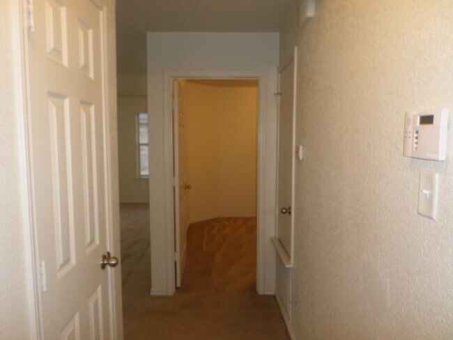 Building Photo - 3804 Joshua Taylor Dr