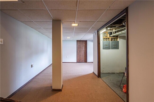 Building Photo - 512 South St
