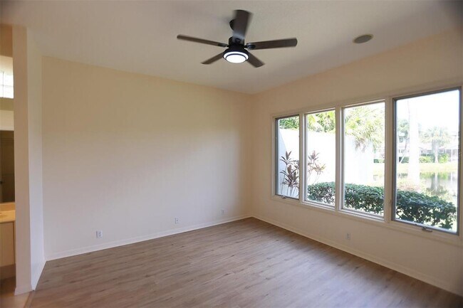 Building Photo - 8515 53rd Pl E