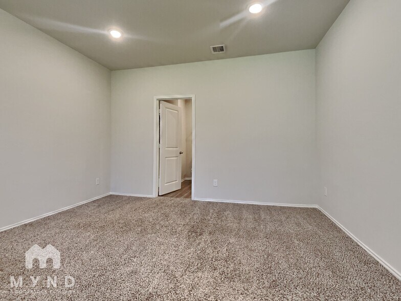 Building Photo - 11731 Miller Cir