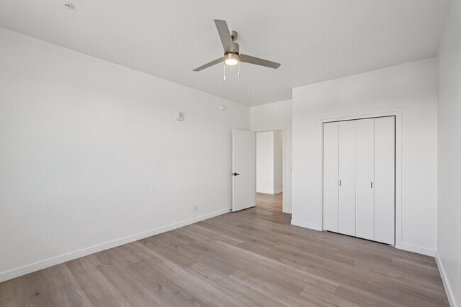 Building Photo - 1030 N 1st St